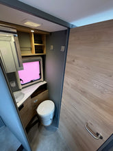 Charger l'image dans la galerie, DETHLEFFS JUST CAMP T 7052 DBL ACTIVE