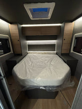 Charger l'image dans la galerie, DETHLEFFS TREND I 7057 DBL GT